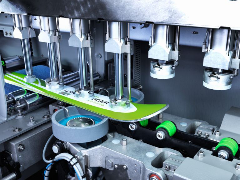 Sport Kaindl Skiservice - Exclusiv in München: Mit variablem Kantenwinkel und Strukturschliff mit höchster Präzision mit der Jupiter von Wintersteiger